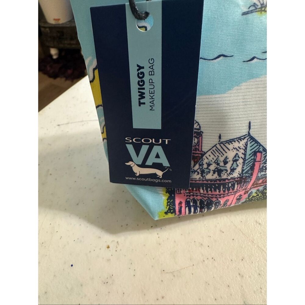 Scout VA Women's Blue Virginia Landmarks Twiggy Cosmetic Pouch Makeup Bag NWT - Picture 3 of 5